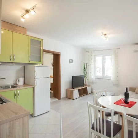 Apartments Turtle Gardens Makarska Exterior photo