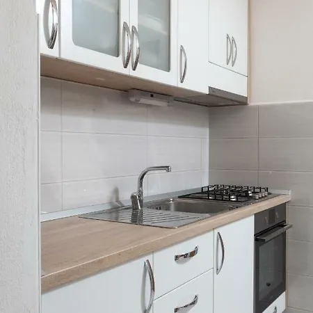 Apartments Turtle Gardens Makarska Exterior photo