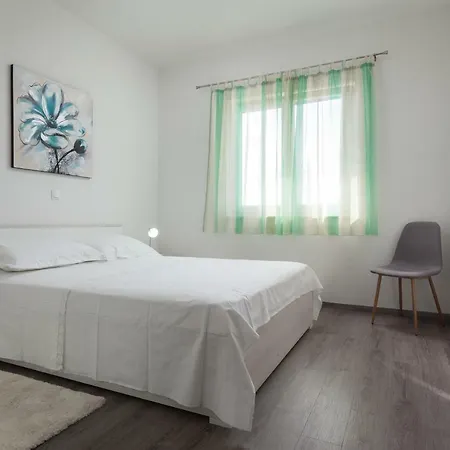 Apartments Turtle Gardens Makarska Exterior photo