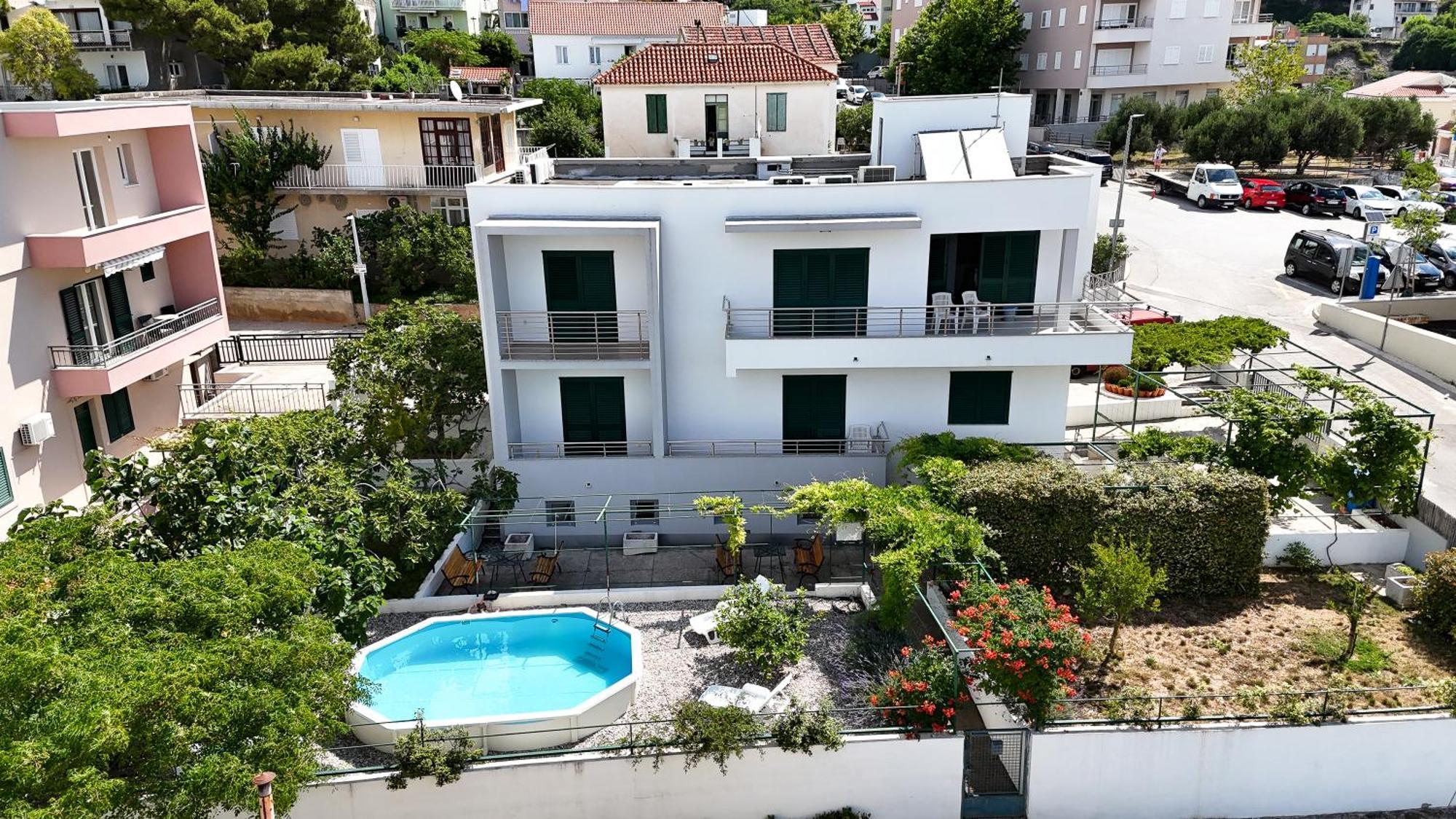 Turtle Gardens * Makarska